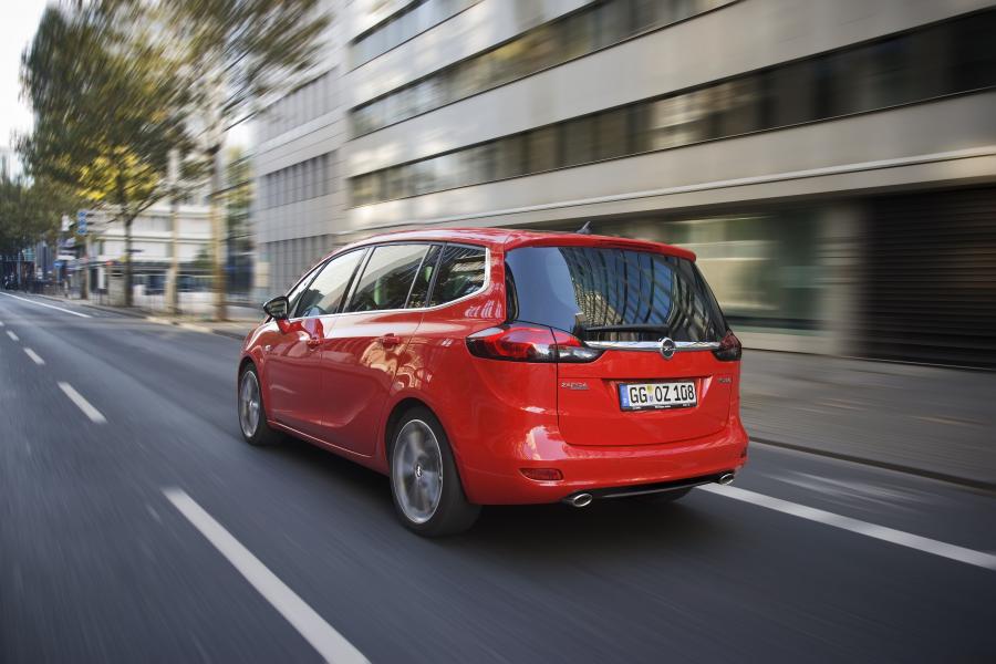  Opel Zafira Tourer 1.6 CDTi Ecotec 2013 года  (фото 6 из 46)